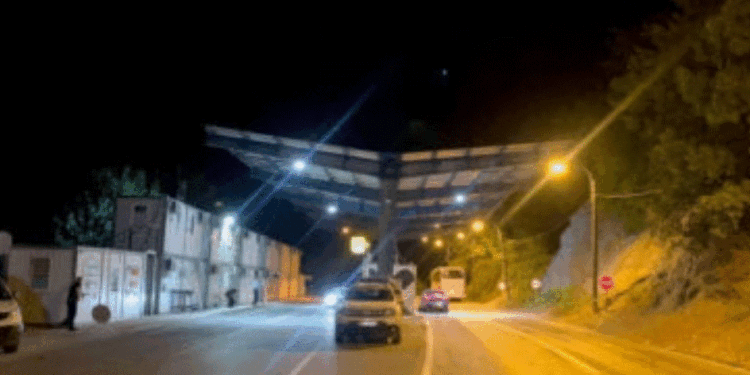 Protestues serbë bllokojnë rrugën në Kralevë, kërkohet që të shmanget kalimi në Jarinjë