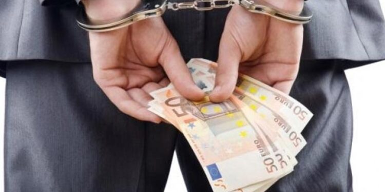 Tentoi t’i jap 50 euro policit për të hyrë në Kosovë pa vizë, arrestohet shtetasja ruse