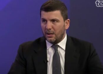 Krasniqi: Kurti duhet t’i përgjigjet ftesës së Prokurorisë Speciale për dëshmi