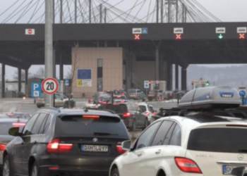 Vazhdojnë pritjet e gjata në pikat kufitare në dalje të Kosovës