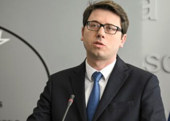 Murati: Rama në vend se të kërkojë fajtorin, të përqendrohet në kryerjen e punëve që ka premtuar