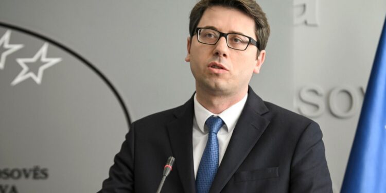 Murati: Rama në vend se të kërkojë fajtorin, të përqendrohet në kryerjen e punëve që ka premtuar