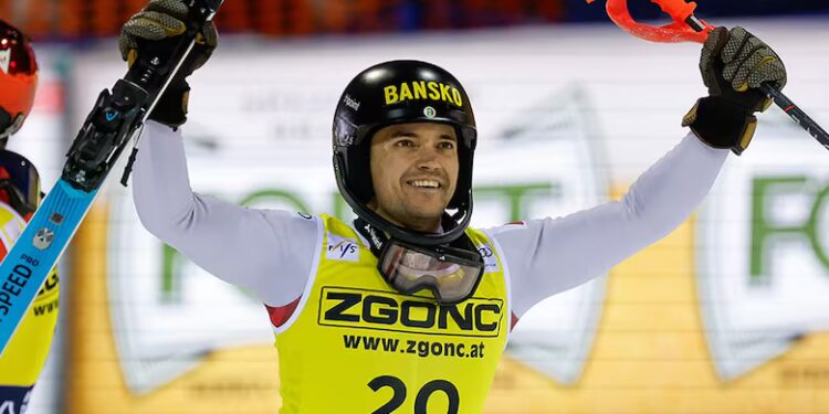 Popov i jep ekipit të skijimit të Bullgarisë fitoren e parë në 45-vjet