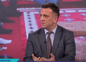 Pozhari: E natyrshme me e pa Haradinajn në oda, por Abdixhikut duhet me ia përkthy dikush bisedat