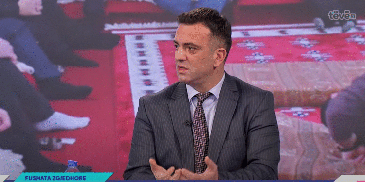 Pozhari: E natyrshme me e pa Haradinajn në oda, por Abdixhikut duhet me ia përkthy dikush bisedat