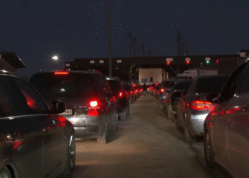 Mërgimtarët të lodhur nga pritja në Merdarë