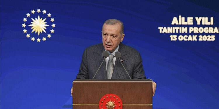Presidenti Erdogan nis “Vitin e Familjes”