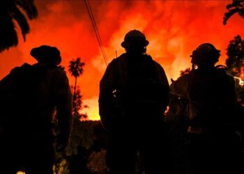 Të paktën 25 të vdekur nga zjarret në Los Anxhelos, paralajmërohen erëra të forta ditët në vijim