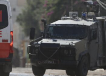 Ushtria izraelite pranon të ketë përdorur ambulancën për bastisje në Bregun Perëndimor