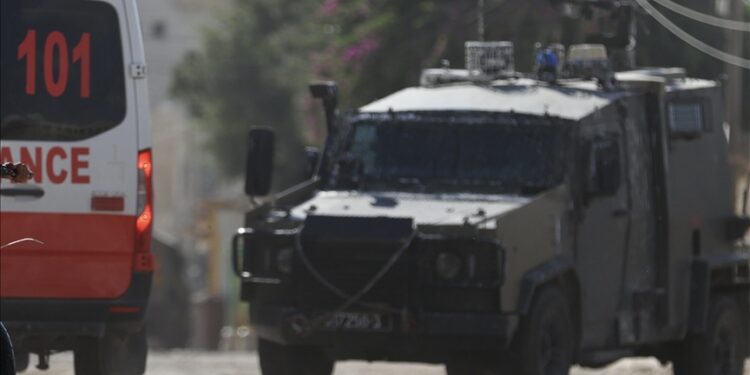 Ushtria izraelite pranon të ketë përdorur ambulancën për bastisje në Bregun Perëndimor