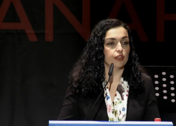 Osmani: Vuçiq si ministër i Millosheviqit e arsyetonte masakrën e Reçakut, sot si president e mohon