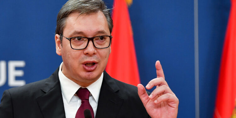 Vuçiq i bën thirrje opozitës të iniciojë referendum nëse ai duhet të qëndrojë në postin e presidentit