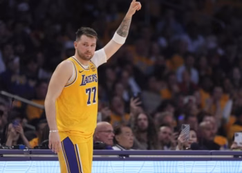 Luka Donçiq debuton te Lakersi