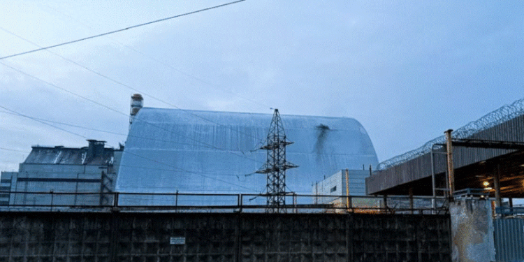 Zelensky thotë se sulmi rus me dron ka dëmtuar strehën e centralit bërthamor të Çernobilit