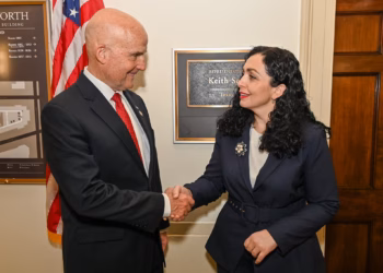 Osmani në Washington takon Keith Self, diskutuan për sfidat e sigurisë në Kosovë dhe rajon
