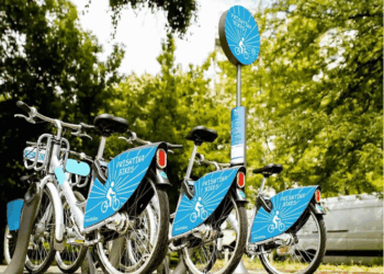 Prishtina Parking del me sqarim për biçikletat që u panë në një hapësirë private në Prishtinë