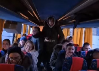 Një grup studentësh të nacionalitetit serb të Kosovës u bashkohen protestuesve në Kragujevc