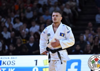 Super start i Akilit, kalon raundin e parë me ippon