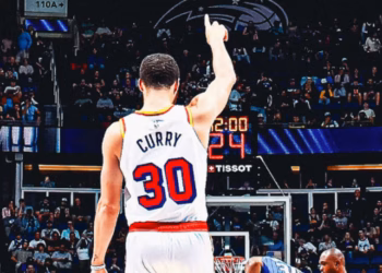 Curry “shpërthen” me 12 treshe, 56 pikë kundër “magjistarëve”