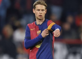 Barcelona i vendos çmim Frenkie de Jongut