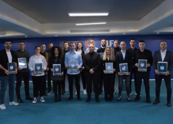 FFK-ja ndanë stemat e FIFA-s për gjyqtarët