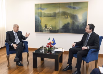 Kurti dhe ambasadori i Italisë në Kosovë flasin për mbarëvajtjen e zgjedhjeve të 9 shkurtit