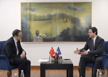 Kurti diskuton për përmbylljen e procesit zgjedhor me ambasadorin turk në Kosovë