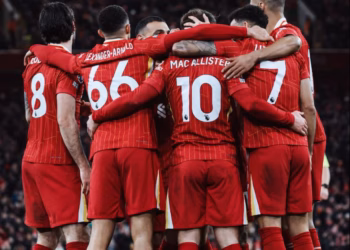 Liverpooli “marshon” drejt titullit