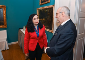 Osmani takohet me presidentin e Estonisë