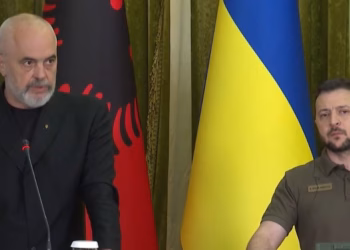 Zelensky bisedon me Ramën, falënderon popullin shqiptar për mbështetjen ndaj Ukrainës