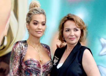 Rita Ora shpërndan thirrjen e nënës së saj për të marrë pjesë në zgjedhjet e 9 shkurtit në Kosovë