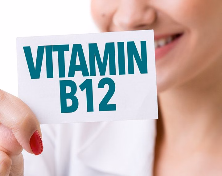 Pesë arsye se përse ju nevojitet më shumë vitamina B12