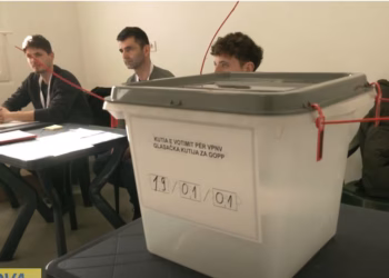 Pamje nga votimi i të burgosurve në Qendrën Korrektuese