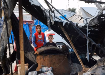 Izraeli bombardon Gazën, Libanin dhe Sirinë, duke kërcënuar ndezjen e luftës