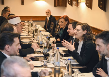 Kurti shtroi iftar për myftiun Tërnava dhe përfaqësues të BIK-ut