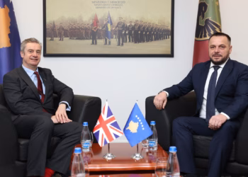 Maqedonci takon Hargreaves, diskutuan për forcimin e bashkëpunimit në fushën e mbrojtjes dhe sigurisë