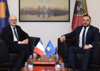 Maqedonci takon ambasadorin francez, diskutuan për çështjet e sigurisë