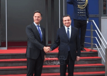 Rutte siguron që NATO s’largohet nga Kosova