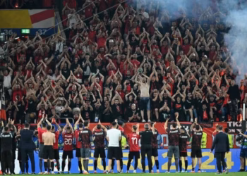 Tifozat Kuq e Zi mbesin pa bileta