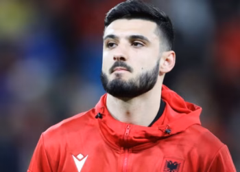 Silvinjo pret dritën jeshile, trajneri i Evertonit jep lajmin e shumëpritur për Armando Brojën