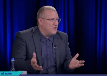 A duhet t’i bashkëngjiten shqiptarët protestave në Serbi? Flet Smajlaj