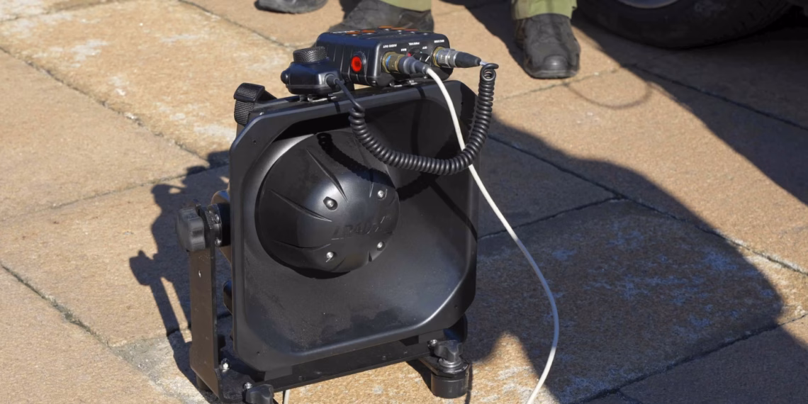 A u përdorën armë zanore në protestën në Serbi?