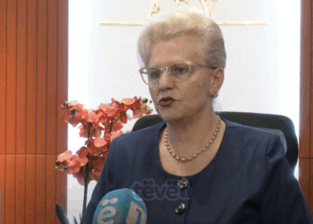 “Ja hodha pjatën fytyrës”- Kjo është studentja shqiptare që i nisi Demonstratat e vitit 1981