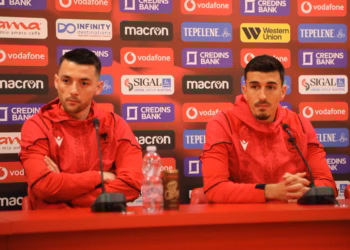 Hoxha shpreson në rezultat pozitiv ndaj Anglisë