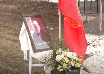 “I ka rritur fëmijët me skamje” – Familjarët kujtojnë me dhembje Haxhi Thaçi