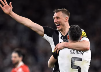 Newcaslte fiton kupën e ligës, mposht Liverpoolin