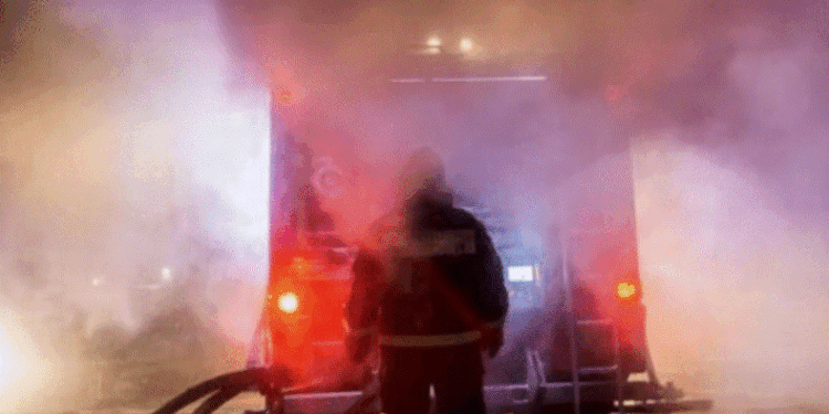 Dhjetëra të vdekur si pasojë e zjarrit në një klub nate në Maqedoninë e Veriut