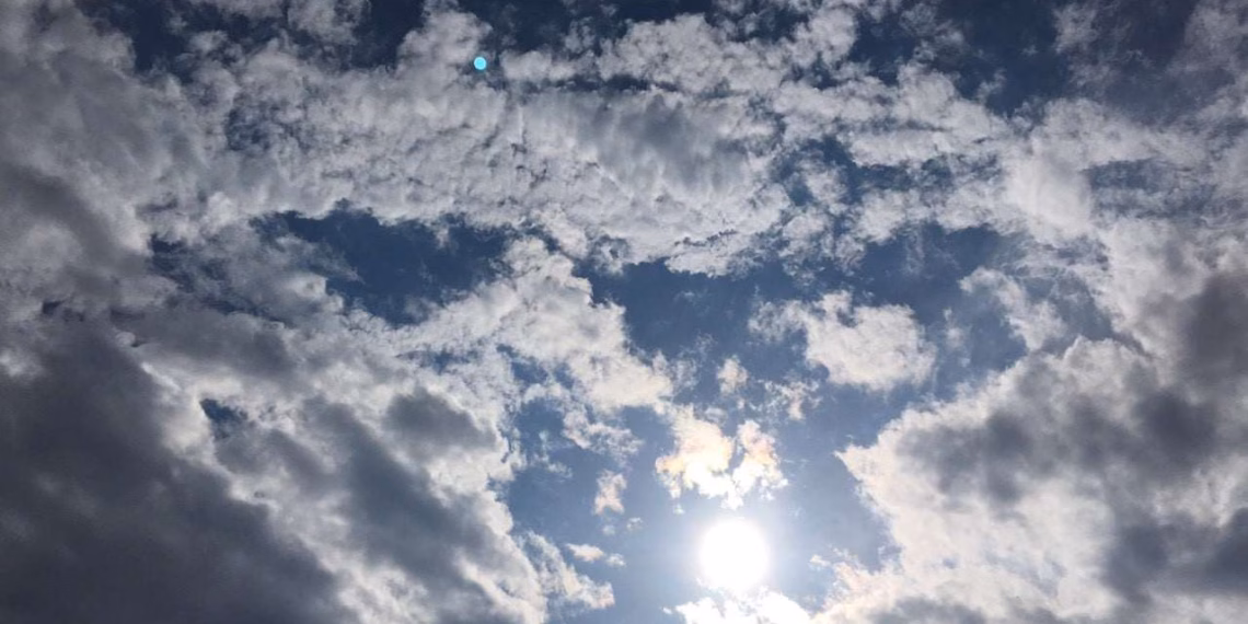 Mot i vranët dhe intervale me diell të enjten