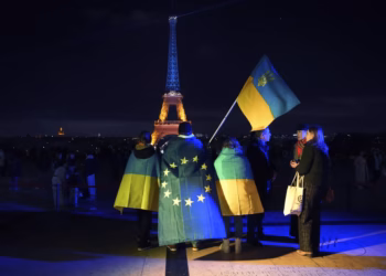 Shefat e ushtrive të vendeve europiane mblidhen në Paris