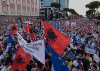 Protesta kundër mbylljes së TikTok në Shqipëri fillon nga ora 19:00